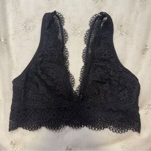 Victoria’s Secret Black Lace Plunge Bralette Size Medium